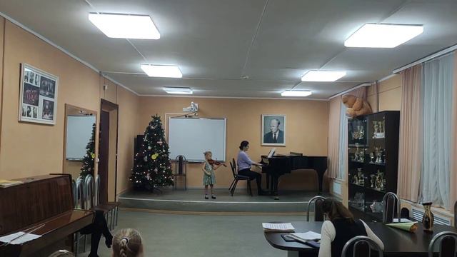 Салькова Ярослава, 8 лет. Ш. Данкля. Вариации на тему Пачини.