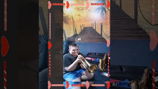 Дима сыночек играет на саксофоне,фортепьяно и трубе ,мой музыкант любимый сыночек 💋❤️❤️❤️❤️