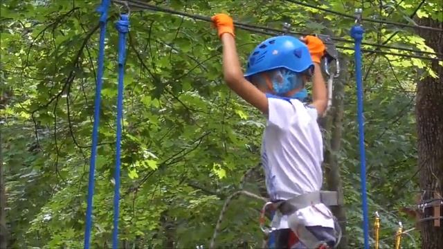 Данила покоряет веревочный парк! Daniel wins the adventure Park!