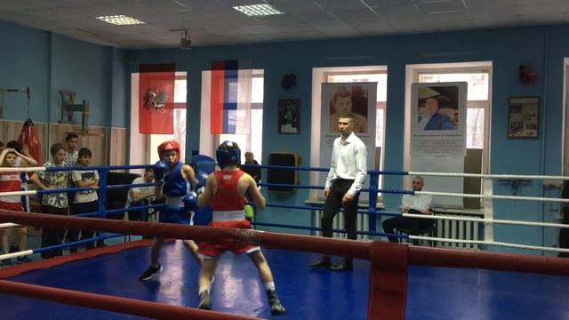 Митрошин Слава 13 лет 37.1 кг 5 бой Moscowboxing