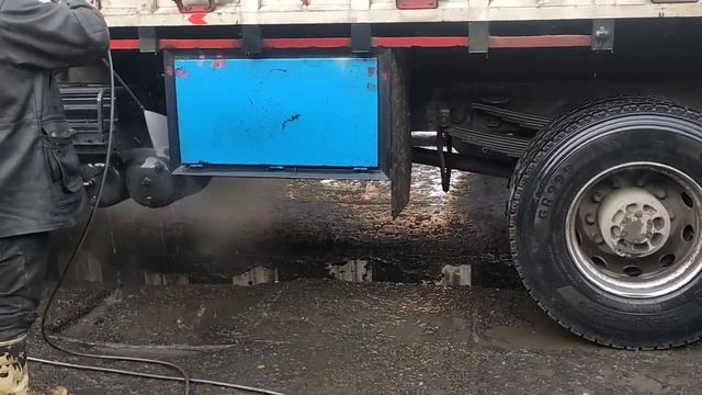 car wash video Volvo trailer | Volvo f12 heavy car | Very dirty and muddy Volvo