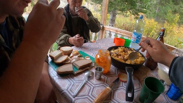 Рыбалка с УДОЧКОЙ по реке Кия!!! +18| Таёжный быт| Рыбалка| Отдых| 4K
