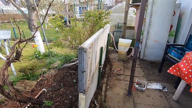 На даче делаем работу, жарим мясо