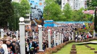 К мемориалу в Завокзальном микрорайоне Сочи возложили цветы в честь Дня Победы