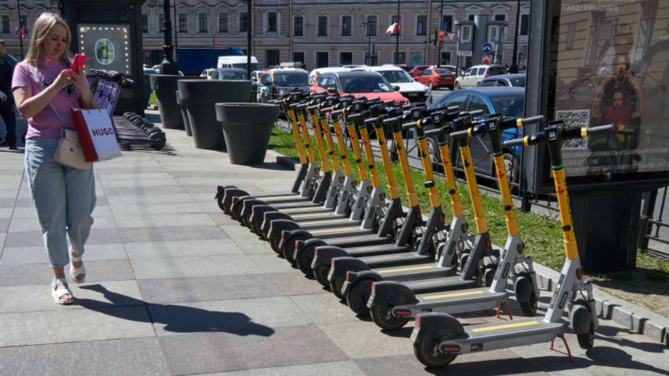 В центральных районах Петербурга запретят парковку электросамокатов