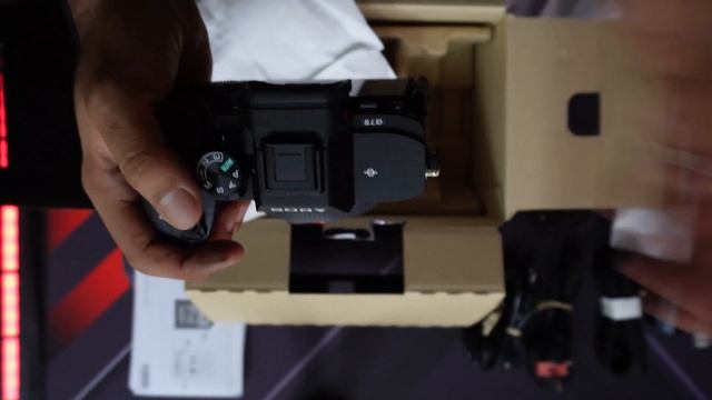SONY A7 IV vs SONY ZV-E10 | Beginners Quick Guide | Best Camera in 2023 |  مقایسه بهترین دوربین سون