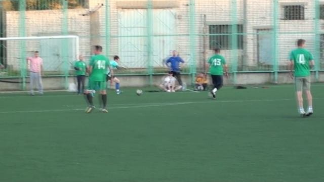 Чемпионат Камышина по футболу   . Видео обзор  Зенит- Старт