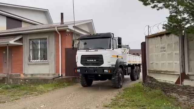 Автомобиль бортовой на шасси Урал 4320-82Е5