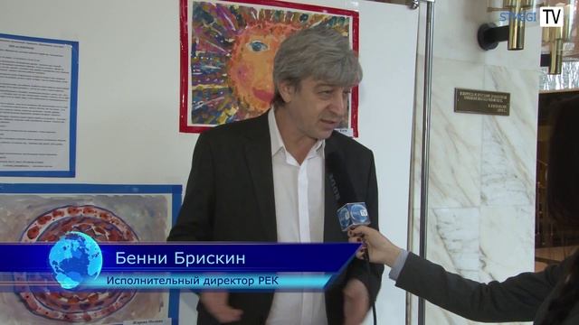 Подарки к Песаху. Маца и кулич за одним столом. "Маяковский начинается"
