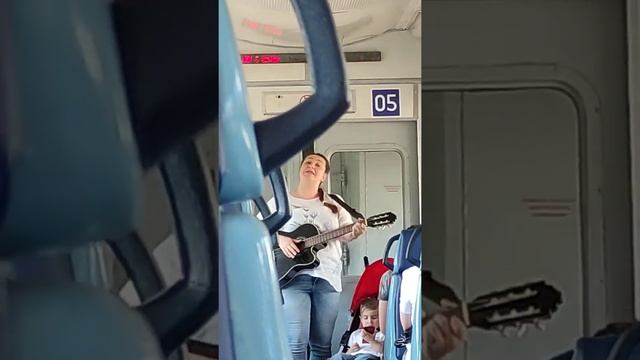 В электричке, в Москве, !!!