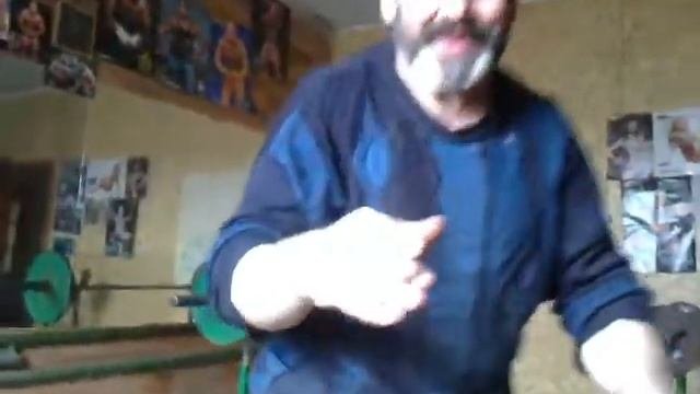 Подъём щипковым хватом двумя пальцама веса 8.5 кг