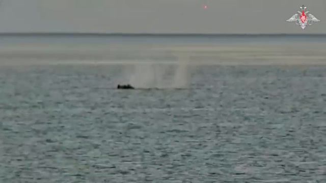 Кадры уничтожения морских дронов противника экипажами российских патрульных катеров и вертолетов