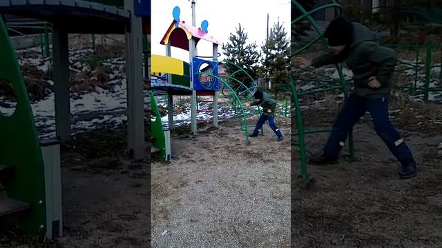 Эта плащадка на чепаево 103 кто хочет погулять на ней!