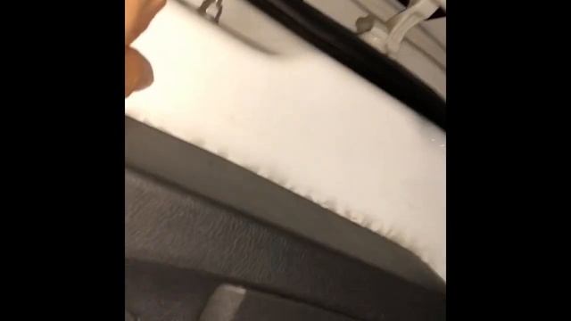 Cambiar Retrovisor izquierdo del Ford Kuga MK1 Desmontando el panel interior de la puerta