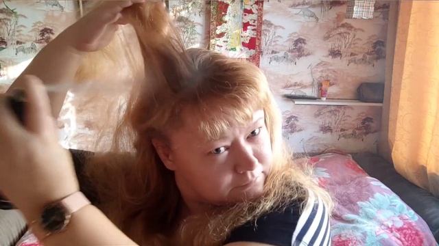 Сухой шампунь от Avon.