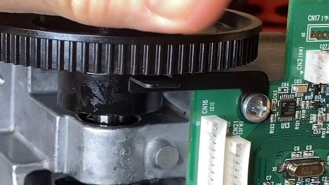 How to Repair A Locked Up Machine   Singer Quantum Stylist Superb EM200