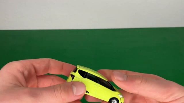 Toyota Sienta TOMICA