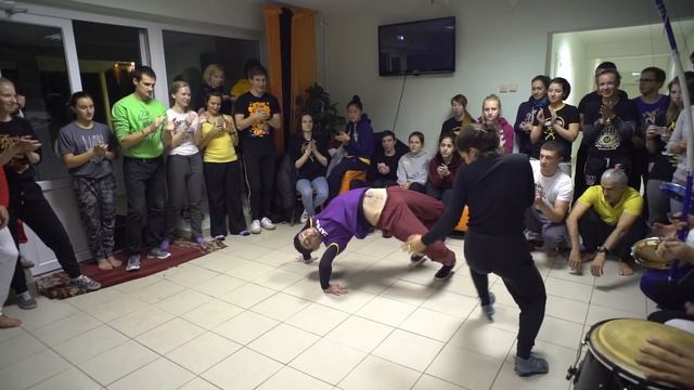 Prof Jorden e Mon Abu. Aqui na Russia capoeira e pra valer 2016. CDO SPb