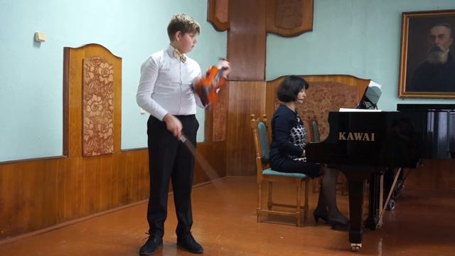 Долбун Артем. Скрипка. Средняя возрастная категория (12 лет)