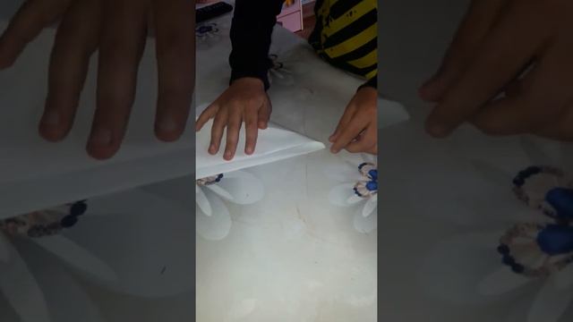 всем привет  ребята сегодня мы будем делать самолёт поставь лаик и подпишись