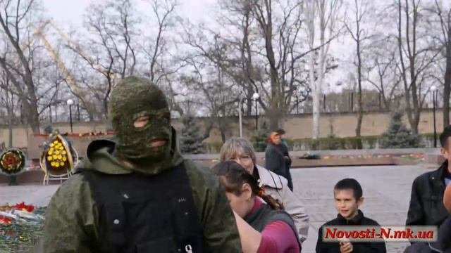 Видео Новости-N: Скандирование одесситов у памятника героев-ольшанцев