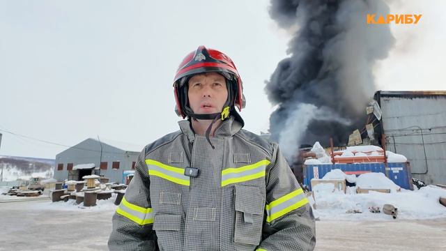 1000 квадратных метров пламени_ мощный пожар уничтожил склад стройматериалов