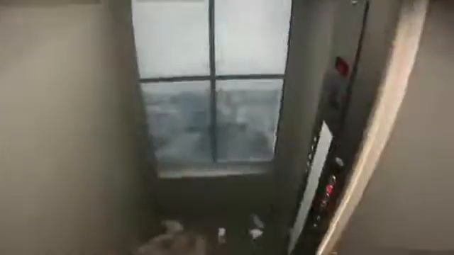 Если скоростной лифт взлетит на воздух Обосраться можно