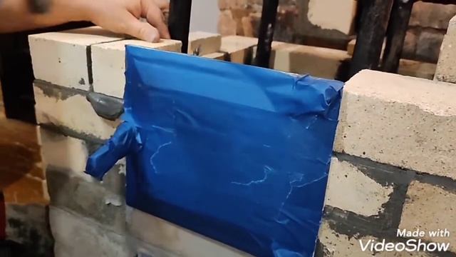 Пічне опалення. Продовжуємо роботу. Встановлюємо дверцята топки. Дбайлива робота з дверцями. Кладка