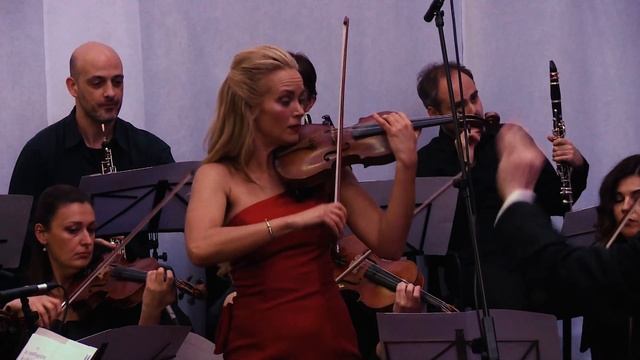 Magic Flute Fantasy / CAROLINE CAMPBELL
