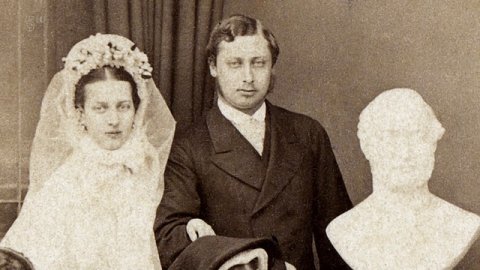 Queen.Victoria.and.Her.Tragic.Family.S01E01