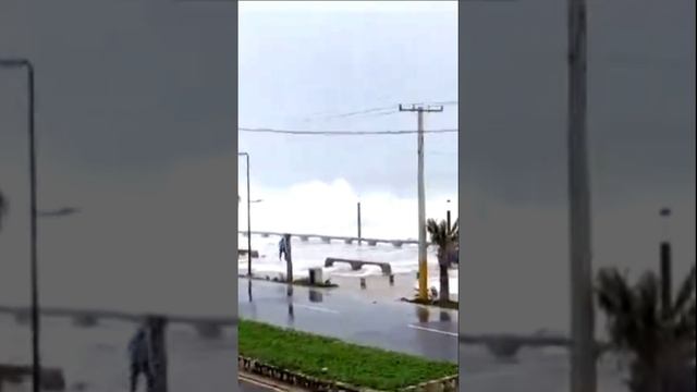 Шторм с ураганом Берил на пляже в Доминиканской республике