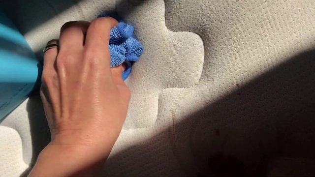 Como tirar mancha de sangue do colchão