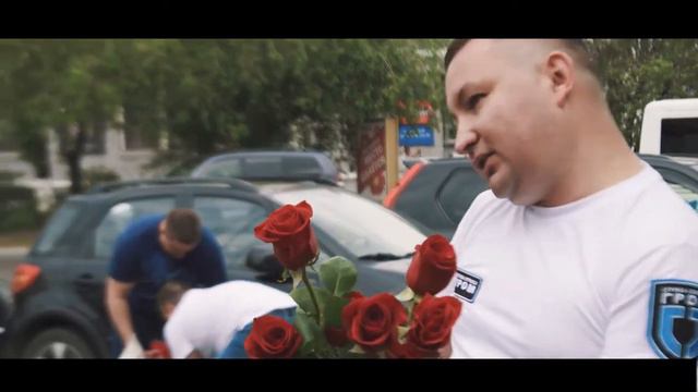 АБ Гром дарит тысячи роз всем женщинам города Чита