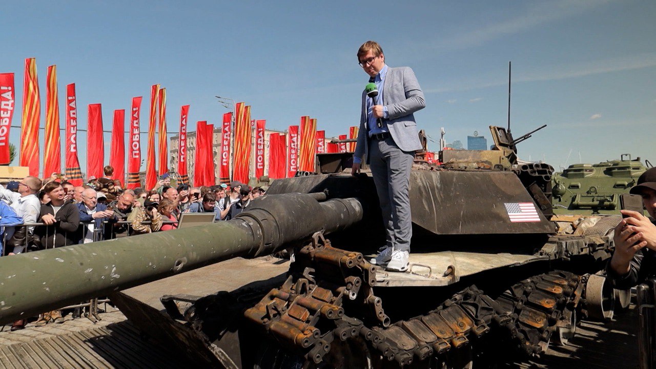 Пиар-катастрофа НАТО: как хвалёные западные танки оказались на выставке трофейной техники в Москве