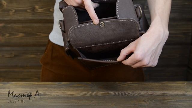 Оригинальная вместительная барсетка