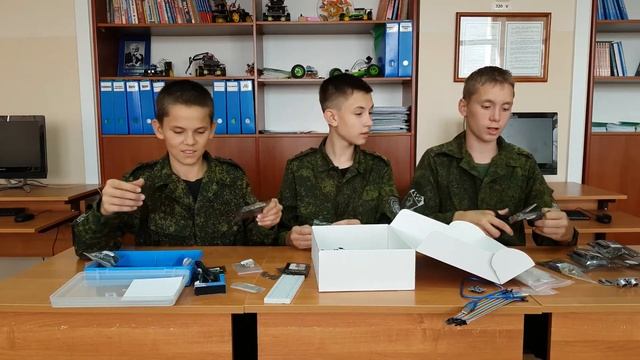 Распаковка конструктора по робототехнике "33 проекта Ардуино"