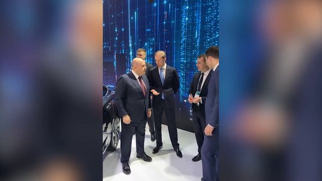 Премьер-министру Михаилу Мишустину продемонстрировали новую линейку автомобилей Volga