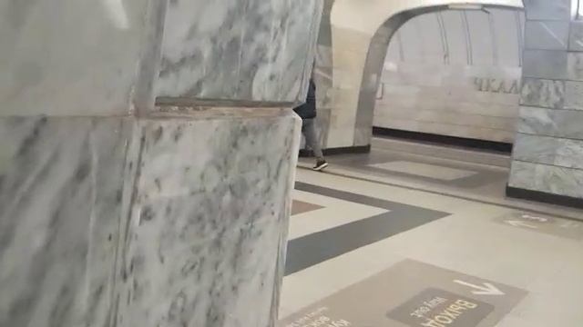 Цыгане шакалят в метро. Бедные обворованные