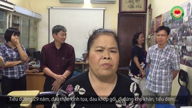 Tiểu đường 29 năm, đau thần kinh tọa, đau đầu gối, chườm gan và được bấm huyệt Thập Chỉ Đạo
