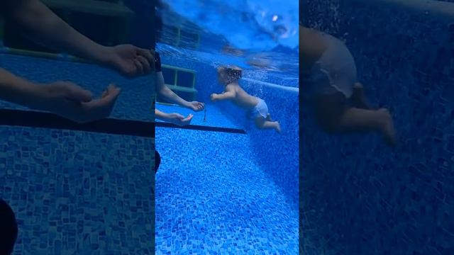 Yang Yueling Le En Water Education Baby Swimming
