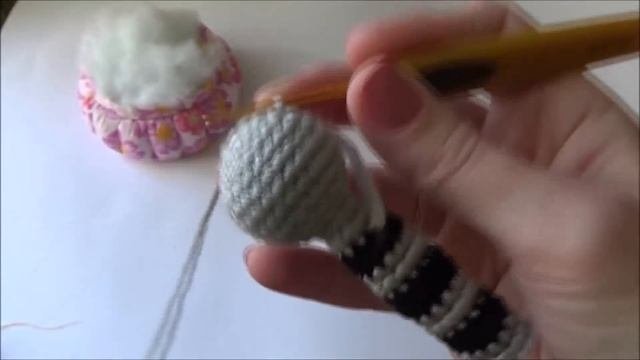 Звероколпачок на ручку Енот  мастер-класс toyfabric