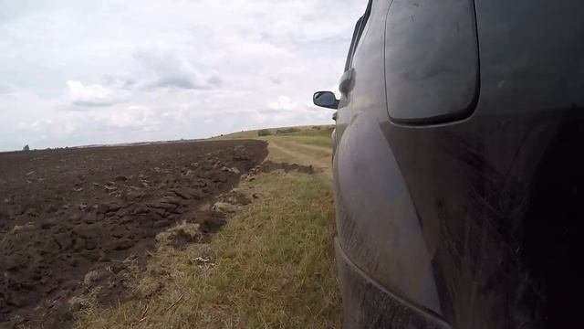 Вдоль речки  и поля.