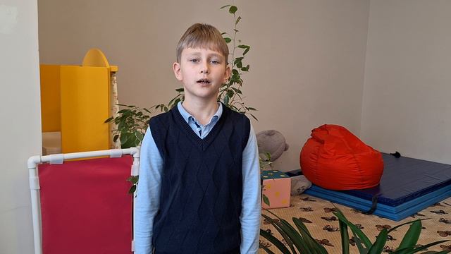 Дмитрий Ч, класс 2-М читает стихотворение «Снежок» Н. Некрасов
