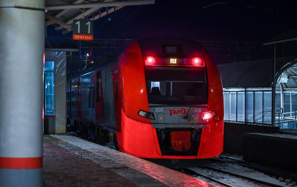 Челябинские студенты смогут ездить на пригородных поездах за полцены весь год