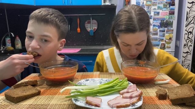 МУКБАНГ БОРЩ СО СМЕТАНОЙ/ГРУДИНКА/MUKBANG BORSCH WITH SOUR CREAM/BREAST