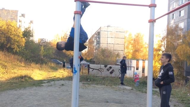 КАК ДЕЛАТЬ КОШЕЧКУ НА ТУРНИКЕ