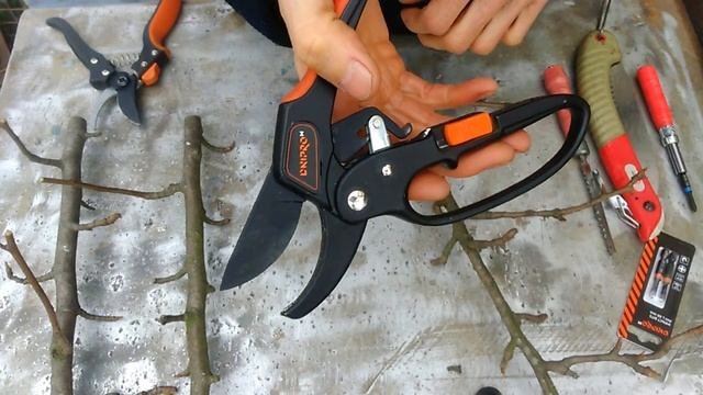 Секатор с храповым механизмом ДНИПРО М. Маленькая доработка и демонстрация его работы.