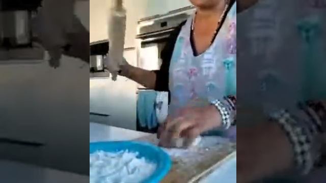 Как правильно раскатать тесто.