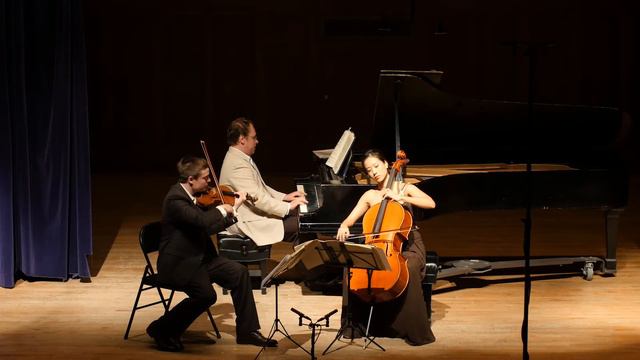 Bloomington Trio plays Haydn piano Trio no.18