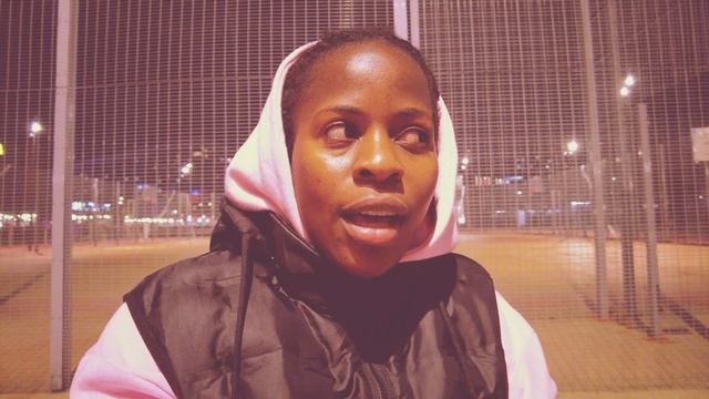 Почему вы так говорите? По мне? Чего ты хочешь? Останусь ли я в России? Ганка говорит по-русски!